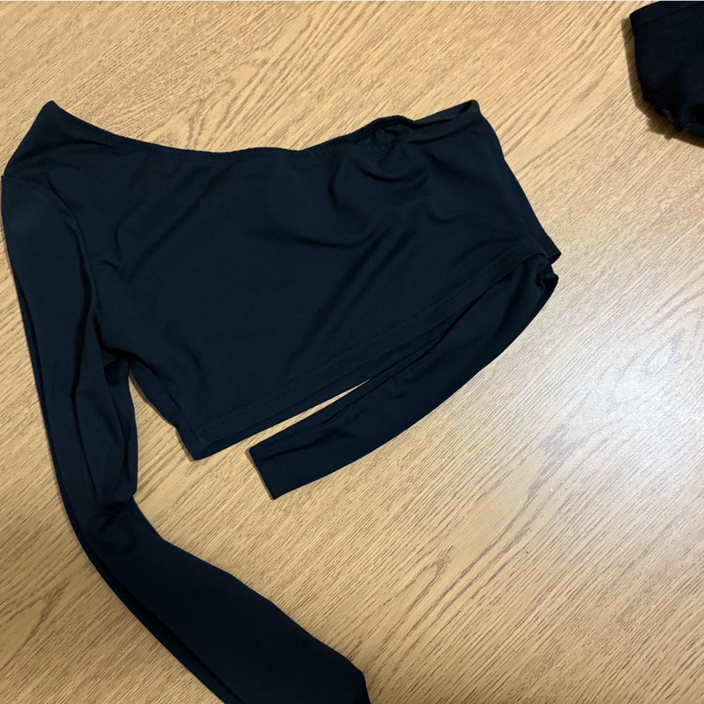 SHEIN one shoulder crop top. Black.
